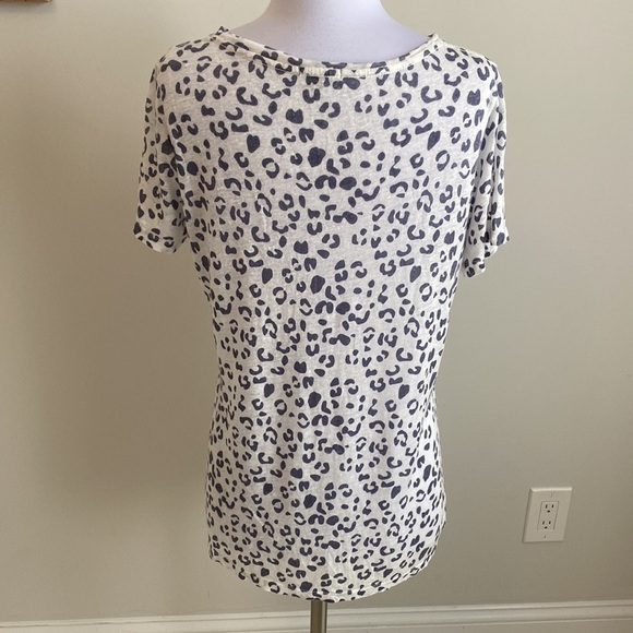 Rails Cara Snow Leopard Linen Blend Tee - Picture 5 of 10